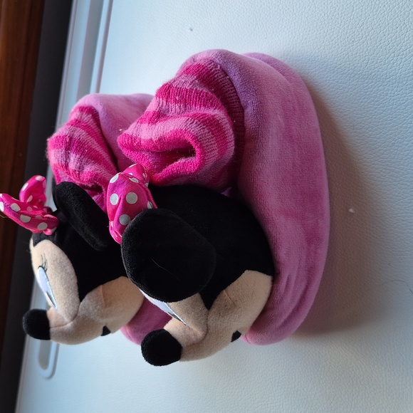 Kids Minnie Mouse Slippers - Picture 2 of 5